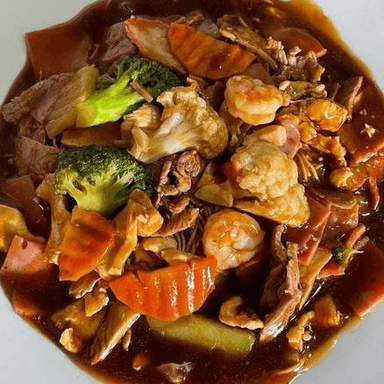 Chop Suey Especial de la Casa en Salsa