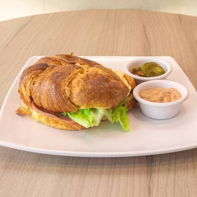 Croissant de Jamón y Quesos