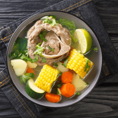 Caldo de Res con Bebida