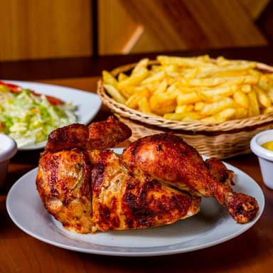 1/2 Pollo a la brasa + 1 Litro de chicha