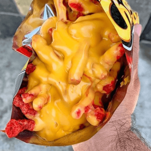 Chetos Flamin Hot con Queso Amarillo