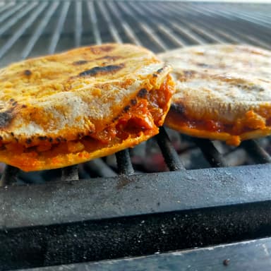 Gordita de Maíz de Chicharrón Pella