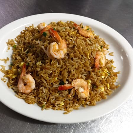 Chaufa con langostino con sopa o Wantan frito