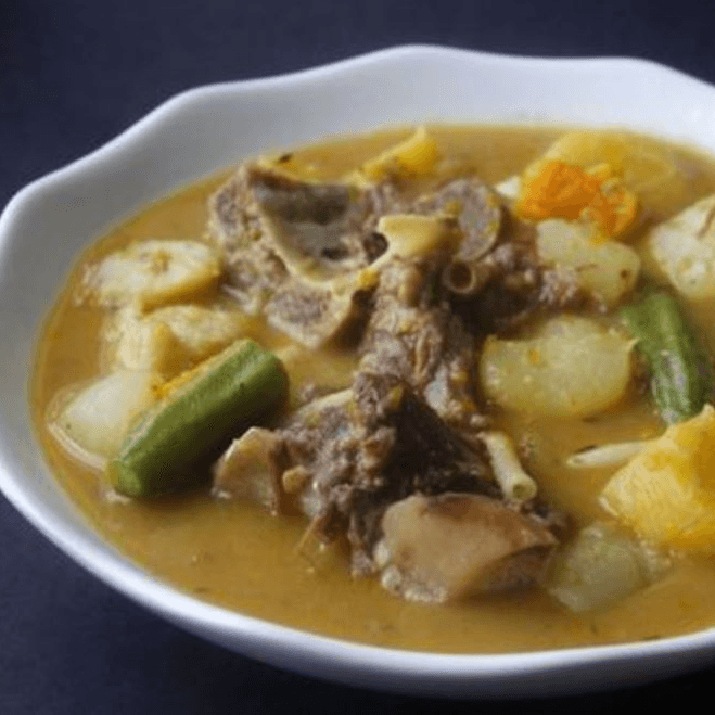 Sopa caribeña de res
