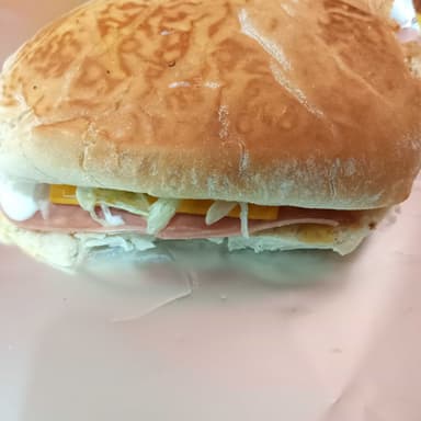 Torta de Jamon y Queso