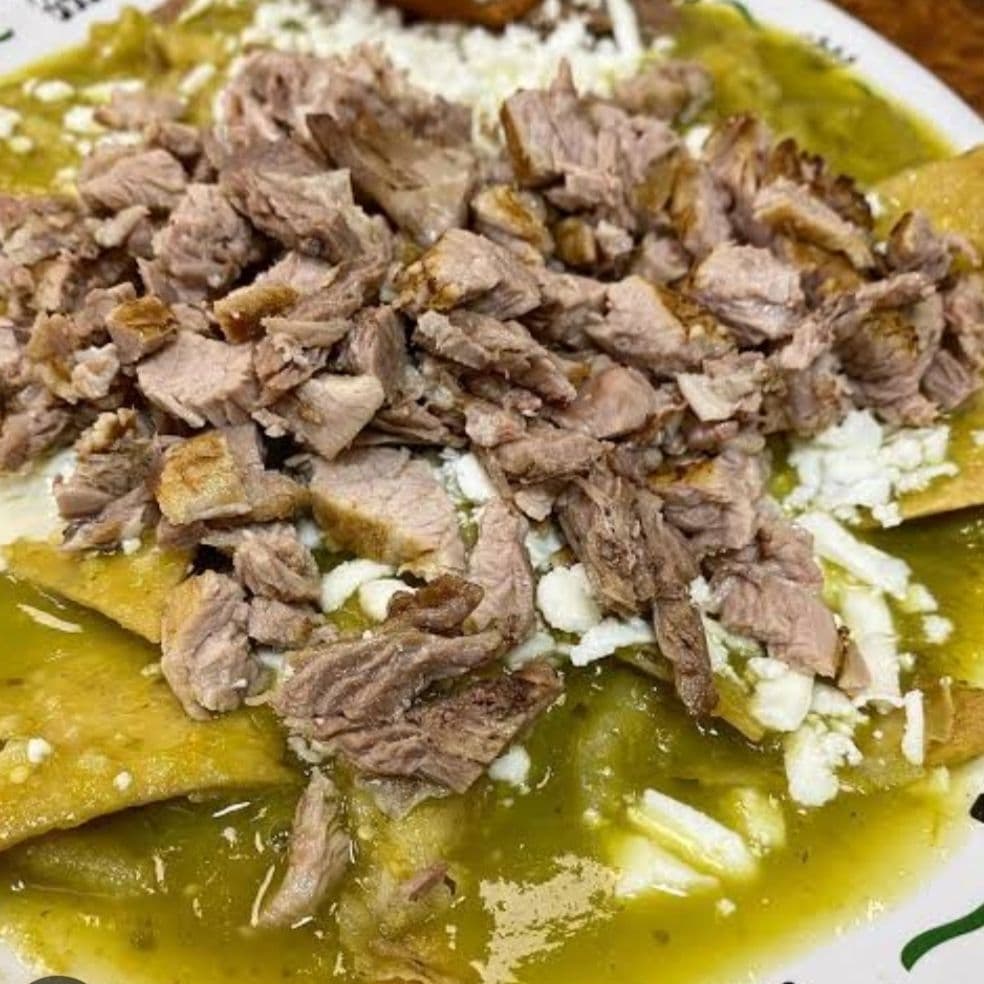Chilaquiles Verdes Asada/Huevo Revuelto
