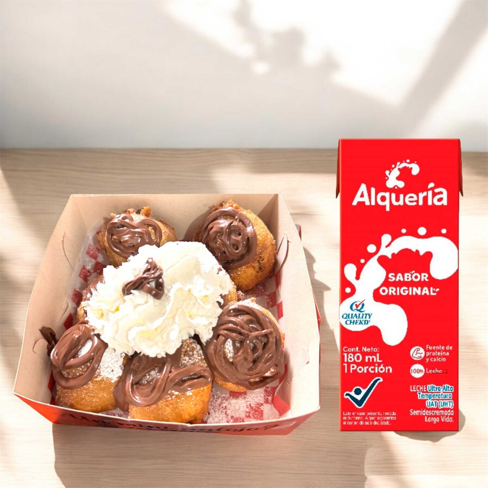 Fried Oreos + Caja de Leche Alqueria 180 Ml