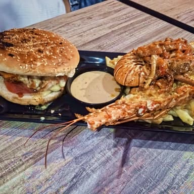 Hamburguesa De Langosta L a Genkidama