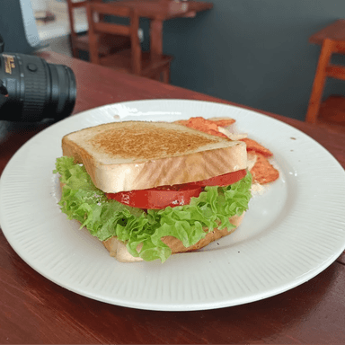 Sándwich Clásico