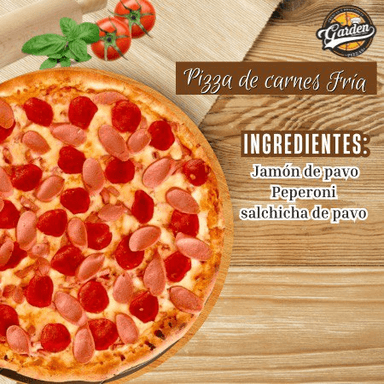 1 Pizza Familiar  de Carnes Frias