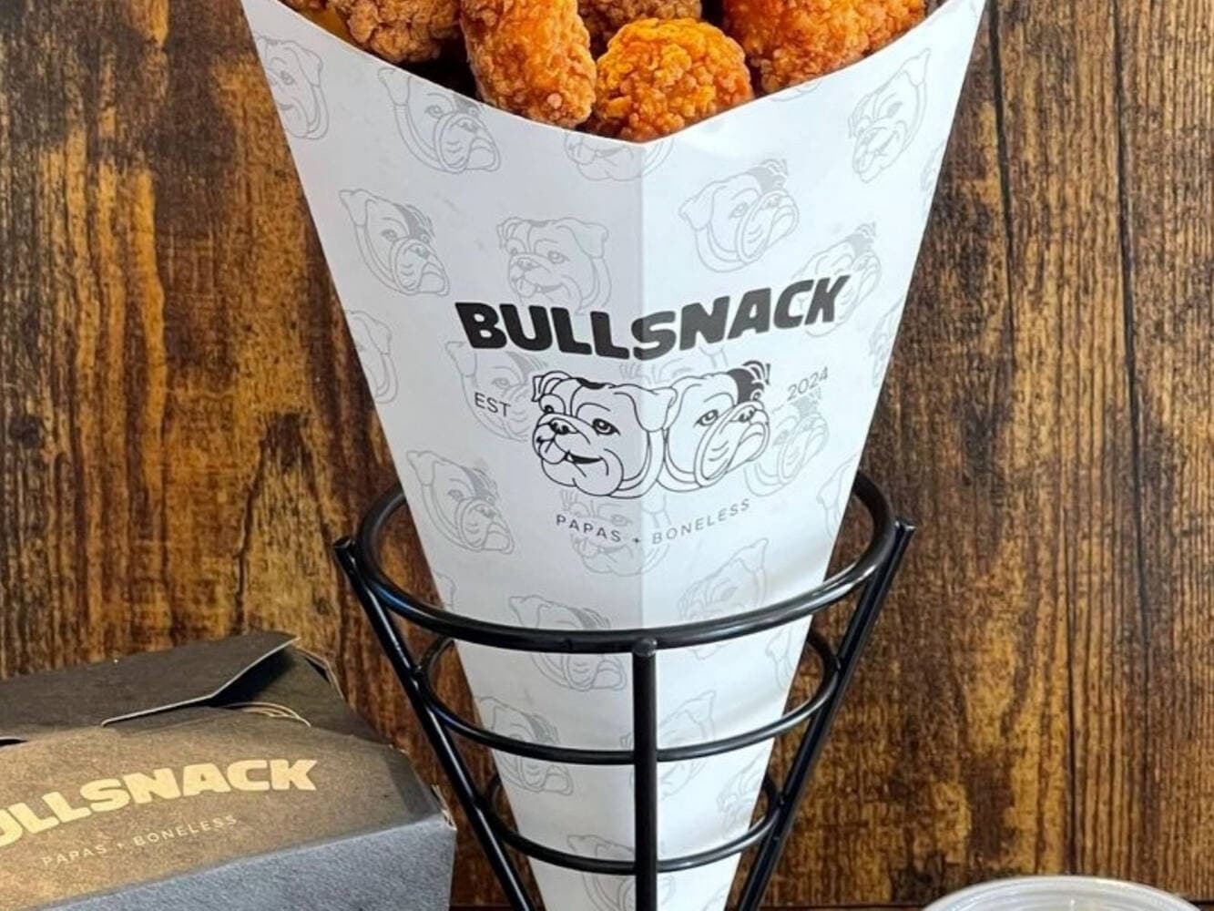 Bullsnack (Suc Jardín Real)