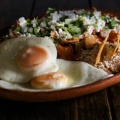 Chilaquiles con Huevo
