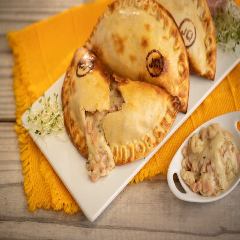 Empanada de Jamón y Queso