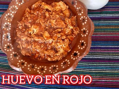 Huevo en Salsa Roja
