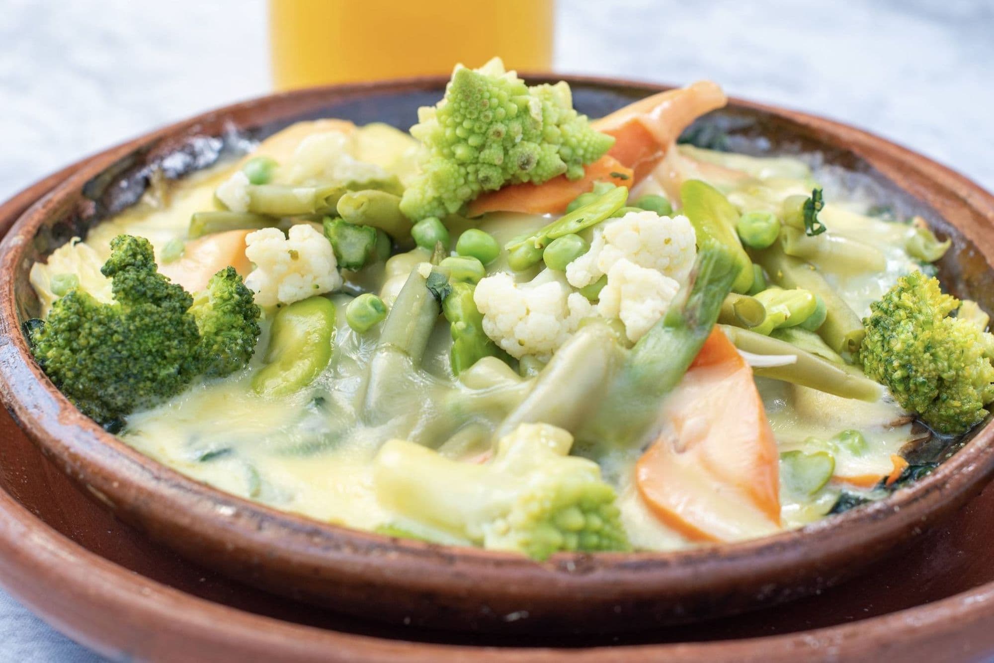 Verduras al gratín con pollo