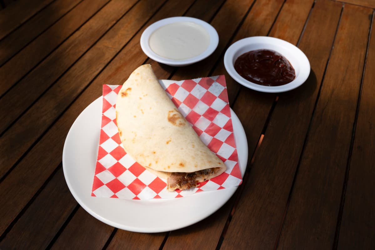 QUESADILLA  CARNE ARABE EN PAN PITA