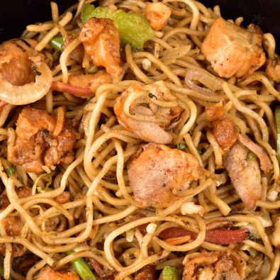 Chow Mein con Camarón y Pollo