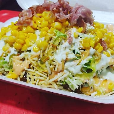 Salchipapa especial gourmet