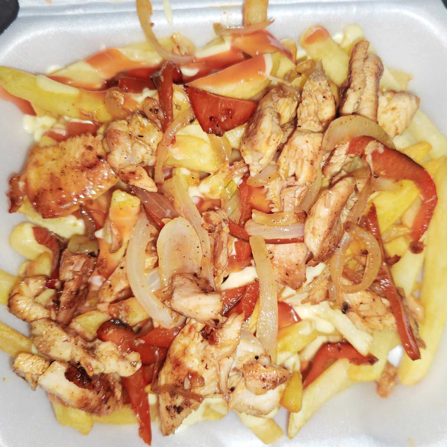 Papa Grande con Fajitas de Pollo Encima