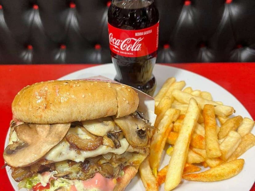 Mega Burguer (Danubio)
