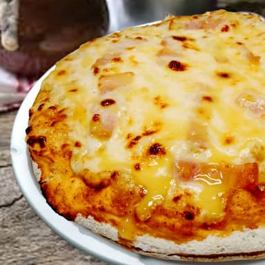 Pizza Pollo Tocienta Miel Mostaza.