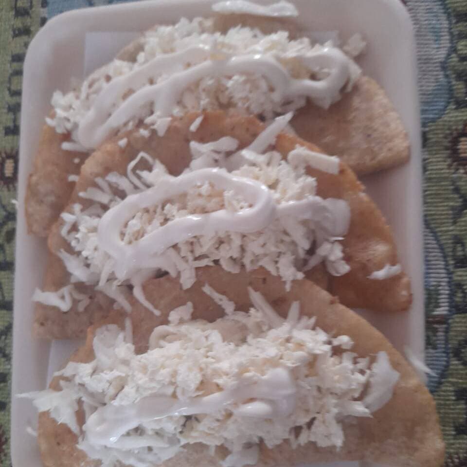 Empanada de Chicharrón Prensado