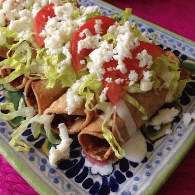 Tacos Dorados de Bistec