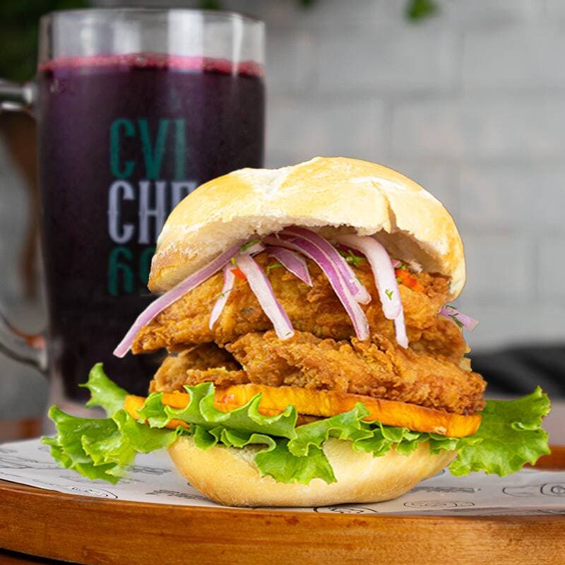 Pan con Chicharrón de Pescado + Bebida