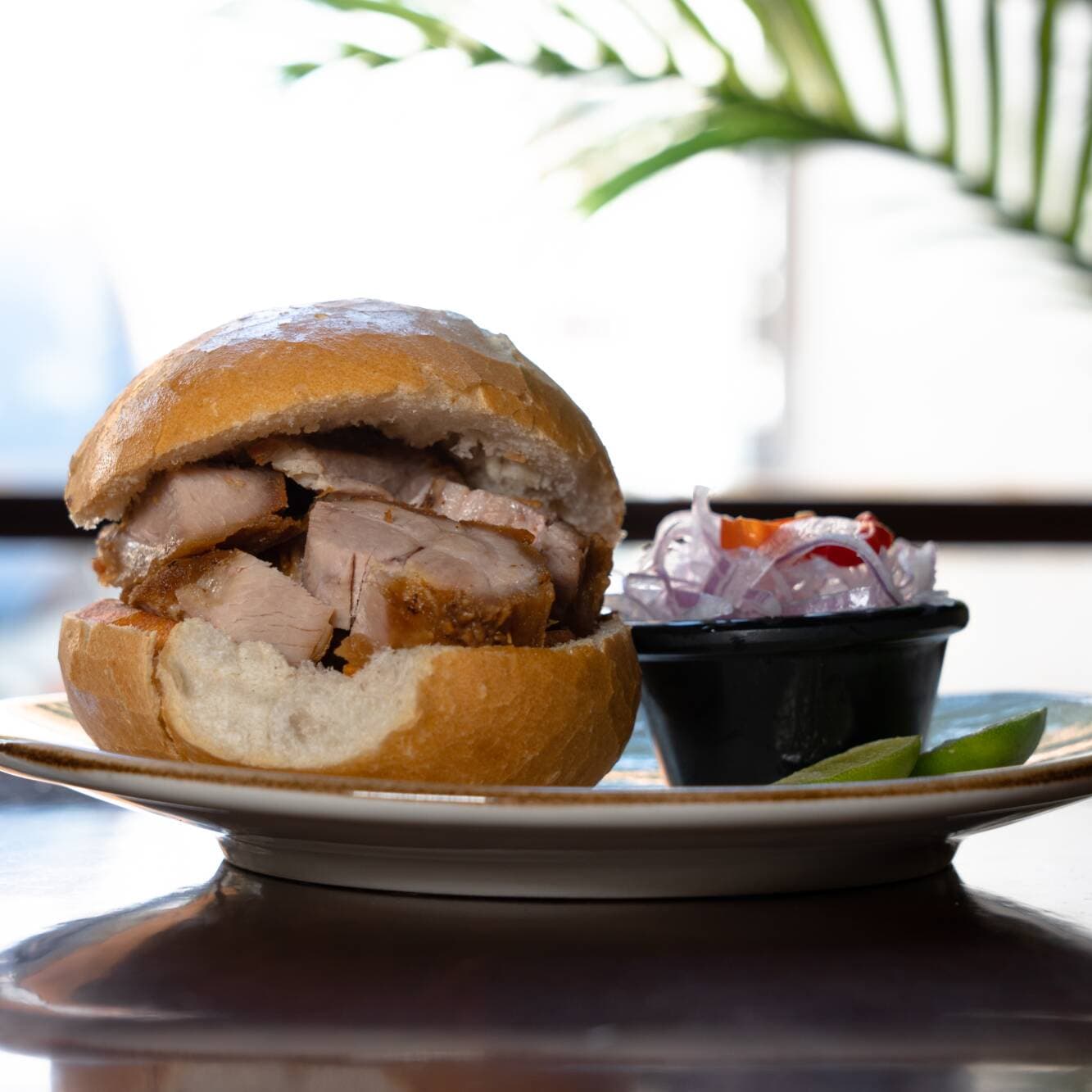 Pan con Chicharrón