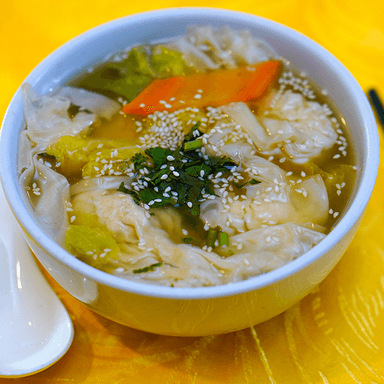Sopa de Wantán de Pollo