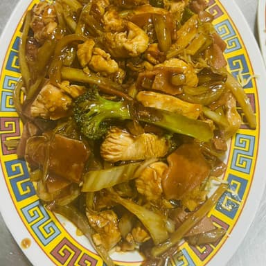Chopsuey Frito con Salsa de la Casa