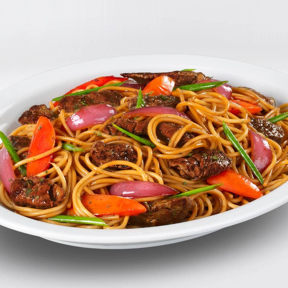 Tallarín Saltado de Carne + Gaseosa