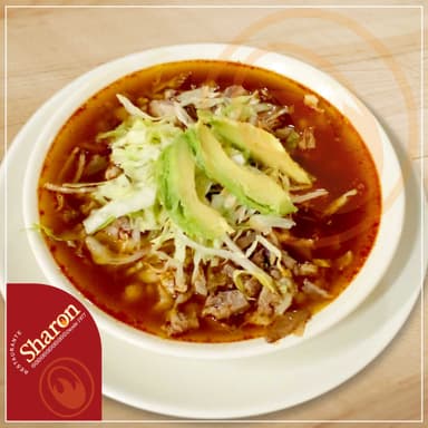 Pozole Rojo de Cabeza de Cerdo