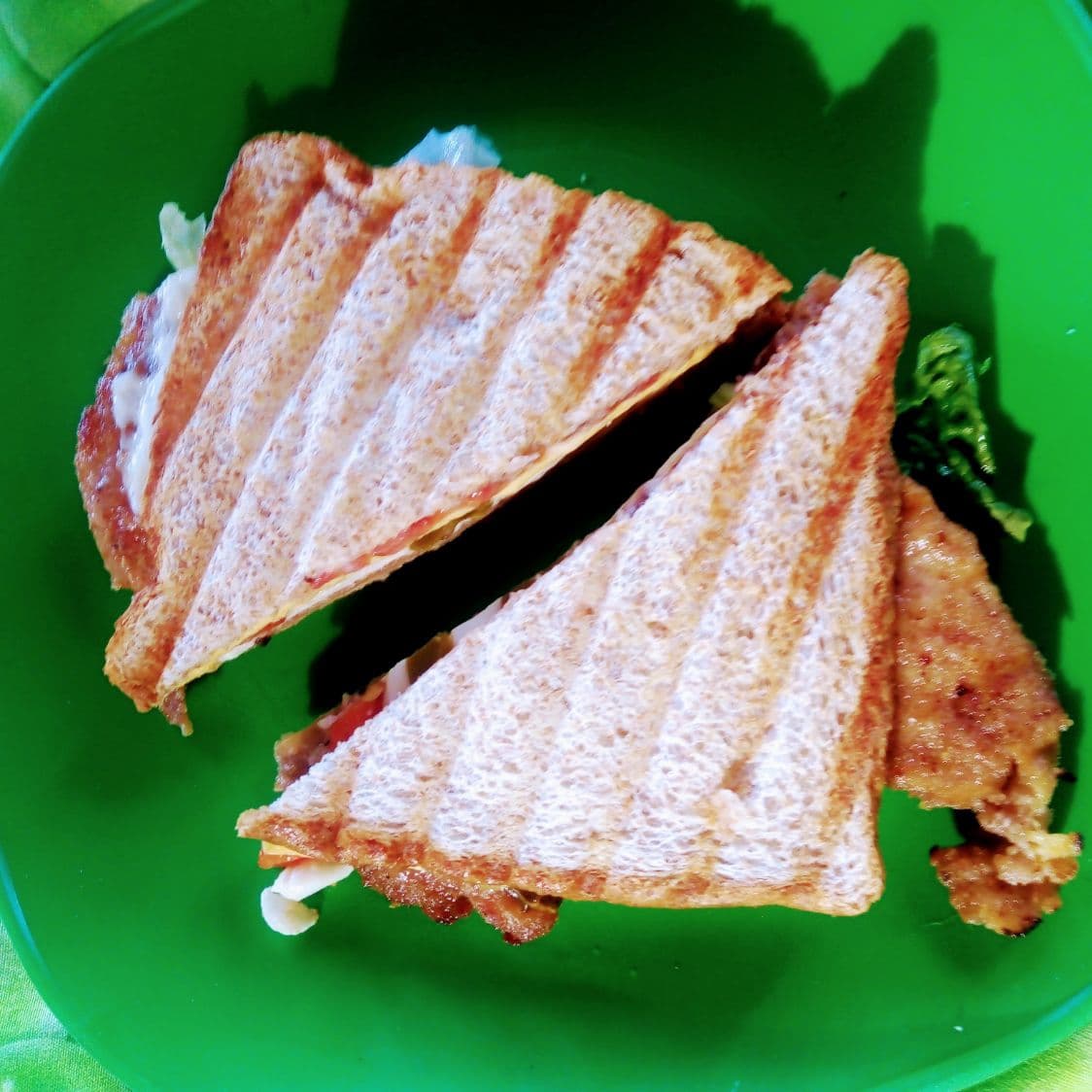 SANDWICH DE JAMON + JUGO DE ZANAHORIA