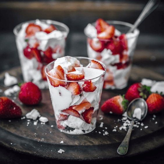 Vaso Chico de Fresas con Crema