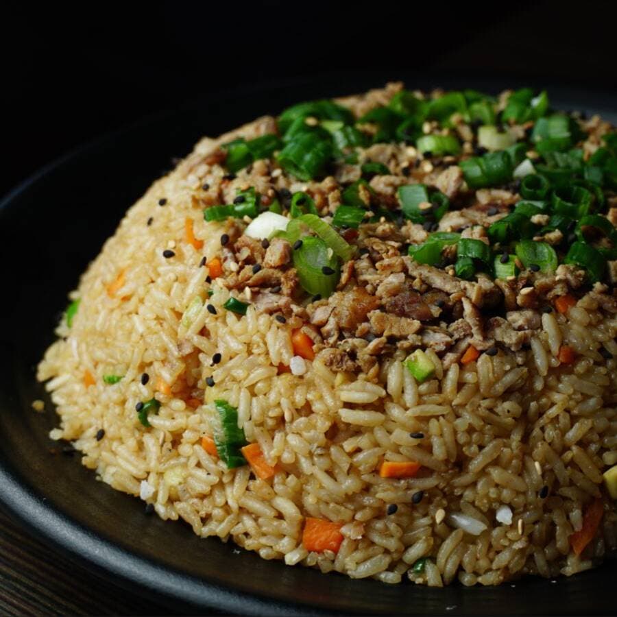 Yakimeshi con verduras y pollo