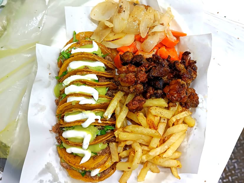 Tacos Y Tortas de Cecina Celeste