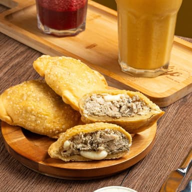 Empanada Pollo Champiñón
