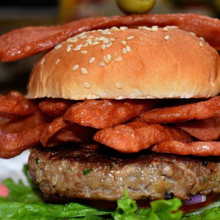 Salchi Burger + Papas