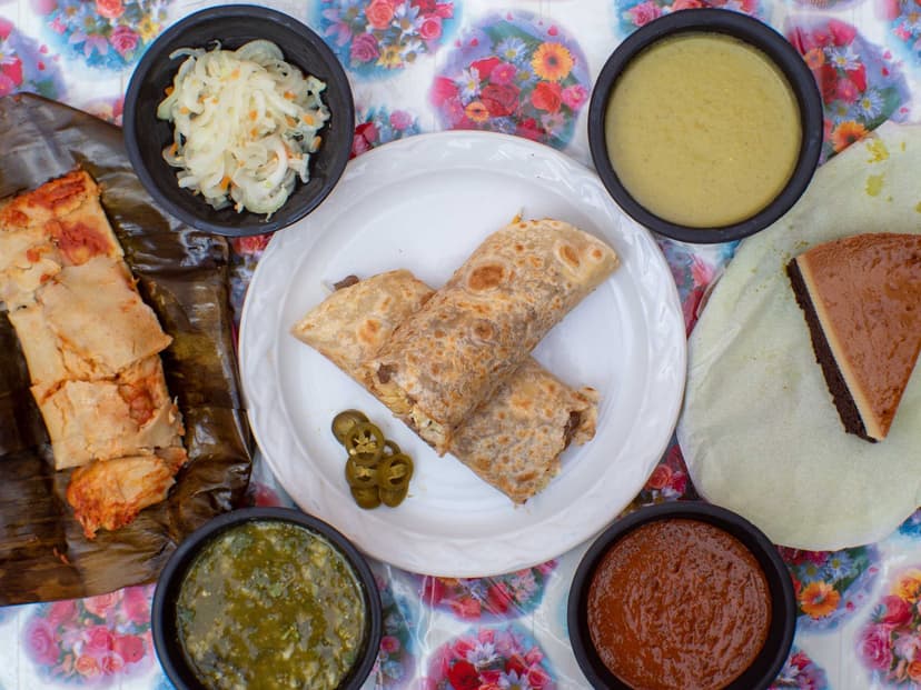 ANTOJITOS LA MESITA