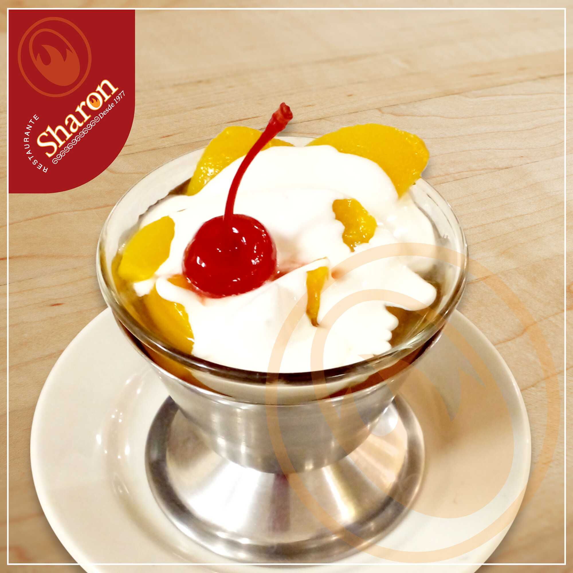 Duraznos en Almíbar con Crema