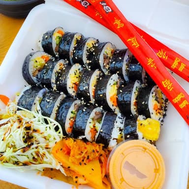 CHAROLA #1 SUSHI COREANO GIMBAP