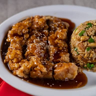 Pollo Chijaukay con Arroz Chaufa