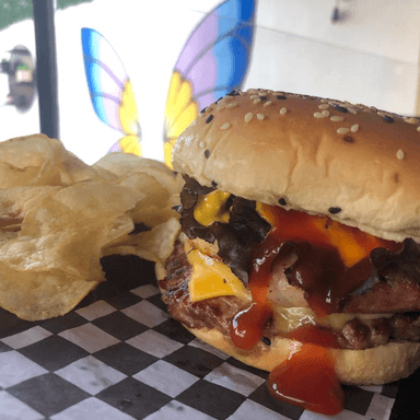 Hamburguesa con Papas Chips