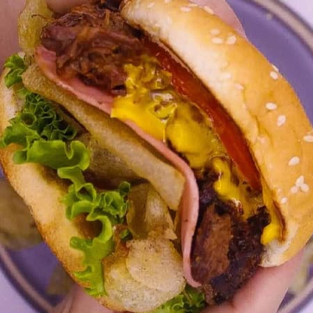 Hamburguesa La Mechada