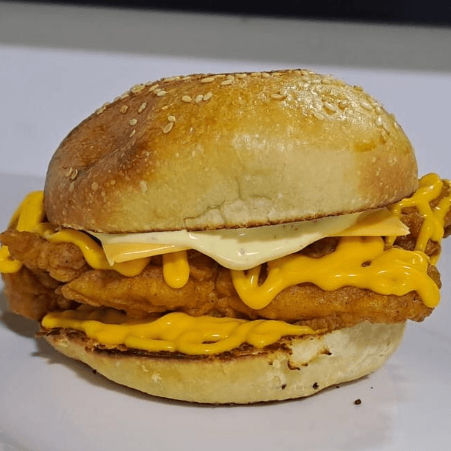 Cheeseburguer Pollo Crispy + +Te Frio