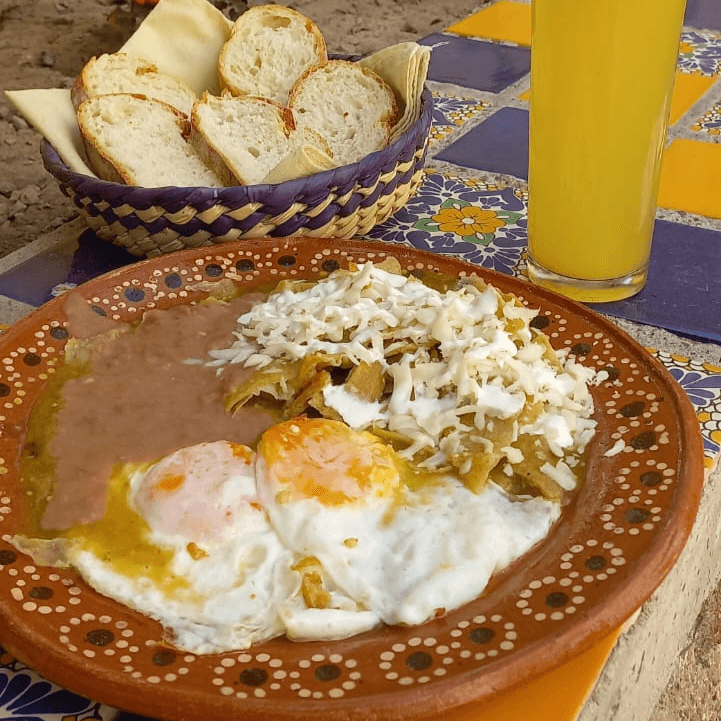 Chilaquiles Con Huevo Al Gusto