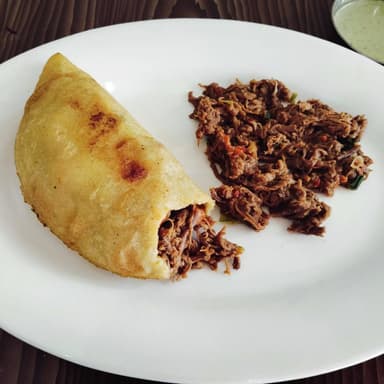 Empanada de Carne Mechada