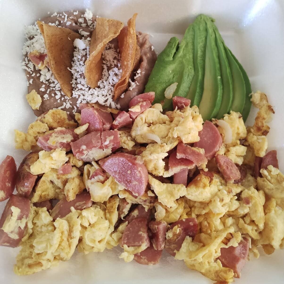 Huevos con Salchicha