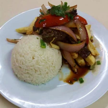 Lomo Saltado más Pepsi
